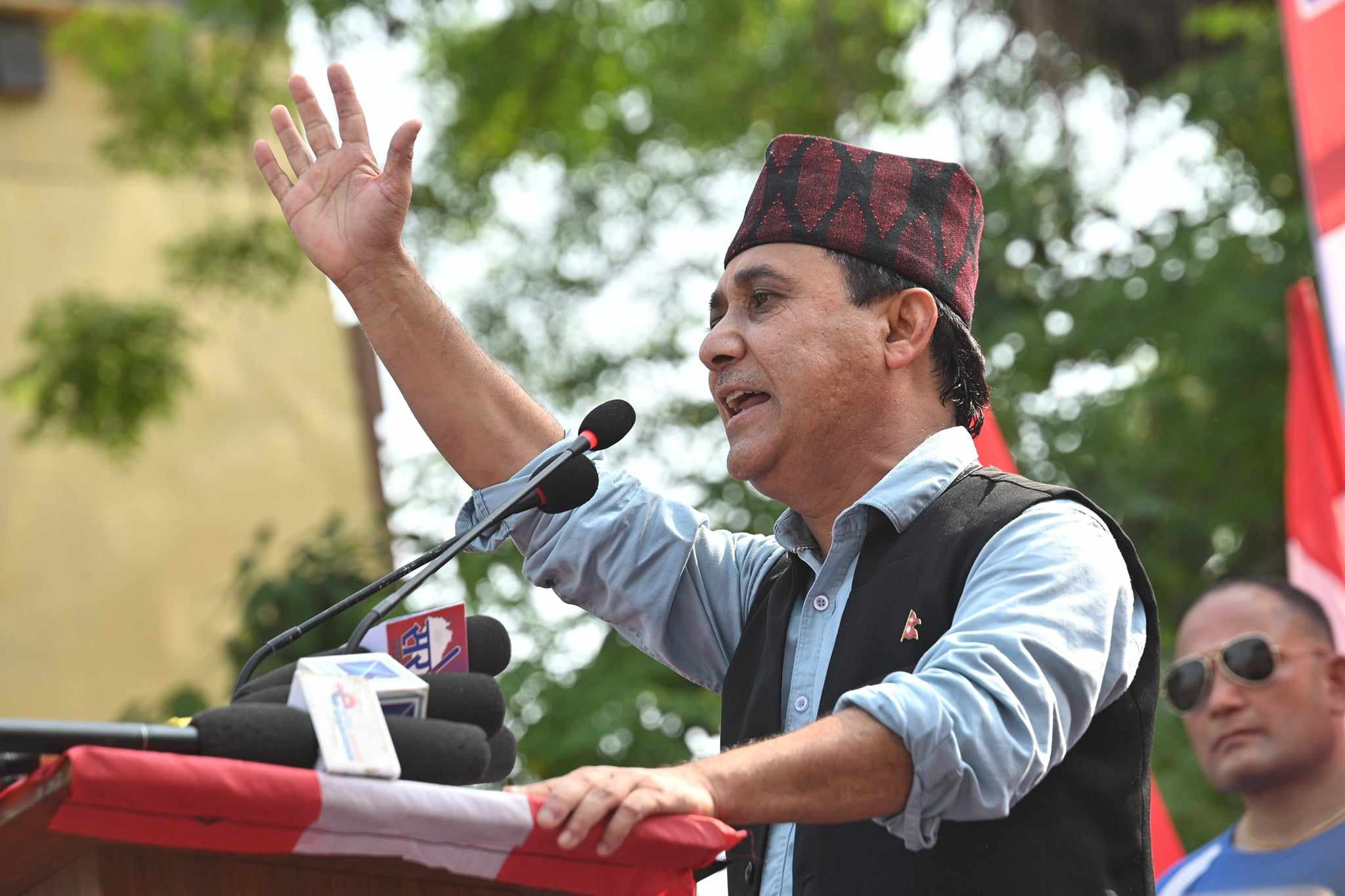 ‘यसपाली देउसीमा घरको आँगनमा स्वागत गर्न सकेनौं, क्षमा पाउँ’: महामन्त्री शर्मा