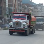 क्षमताभन्दा बढी निर्माण सामग्री बोकेका १७ टिपर धुलिखेलबाट नियन्त्रणमा