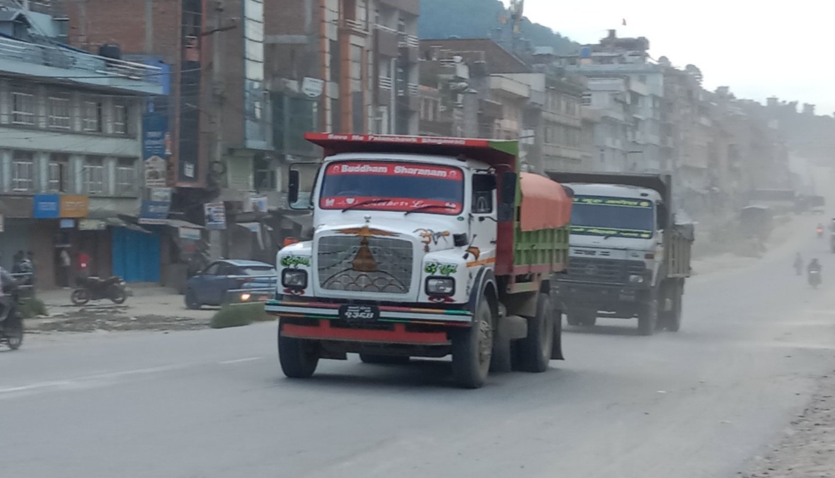 तिहारकाे समयमा बीपी र अरनिको राजमार्गमा टिपर सञ्चालनमा प्रतिबन्ध (विज्ञप्तिसहित)