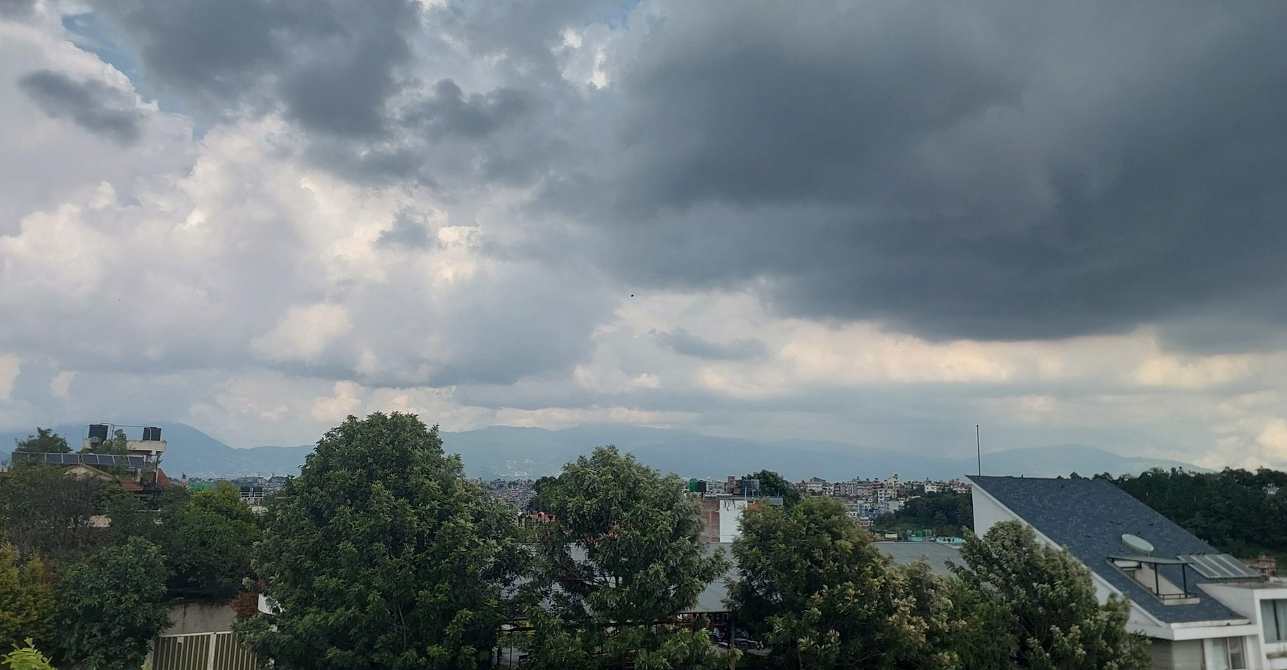 असाेज १७ गतेदेखि केही ठाउँमा मुसल्धारे वर्षा हुन सक्ने, सतर्क रहन विज्ञकाे सुझाव