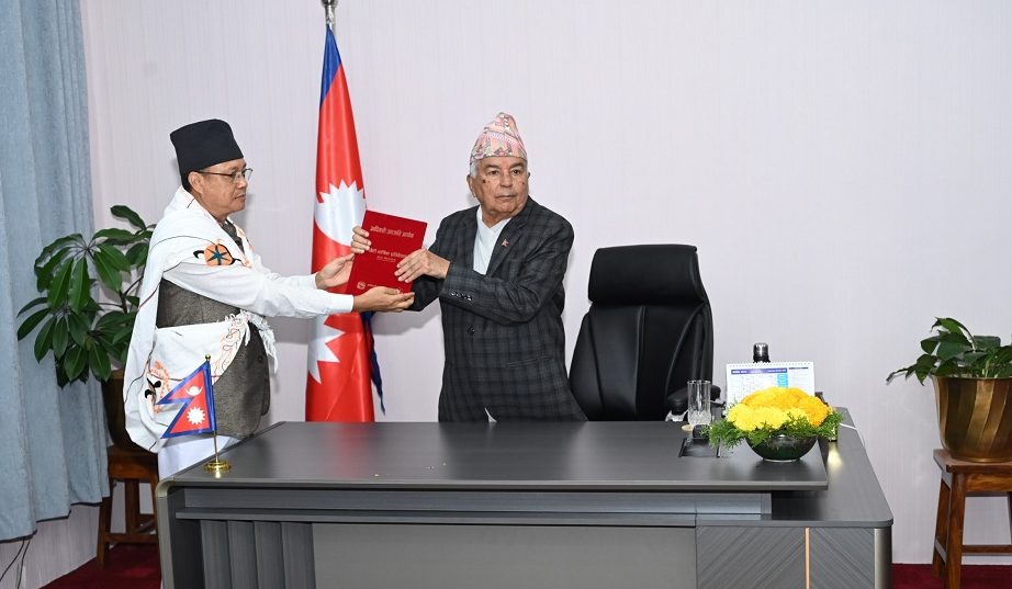 आदिवासी जनजाती आयोगद्वारा राष्ट्रपतिसमक्ष वार्षिक प्रतिवेदन पेश