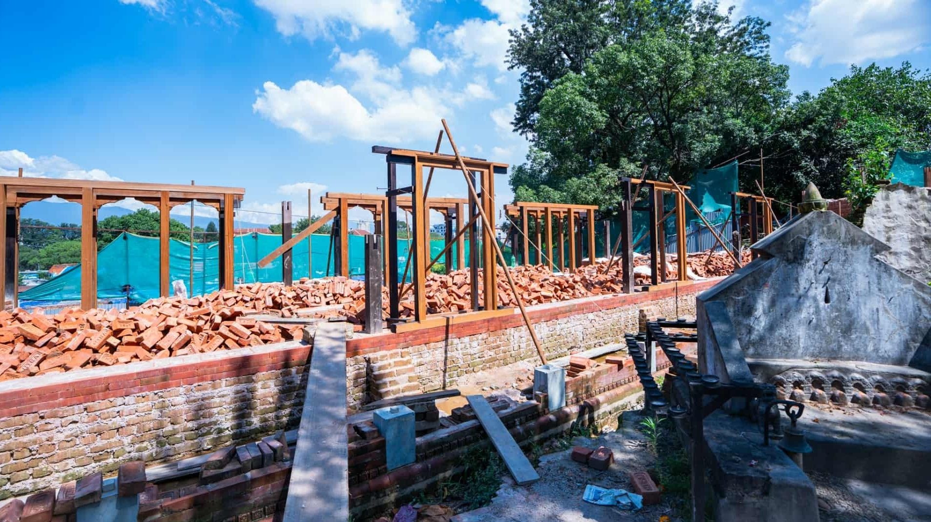 माैलिक परम्परागत शिल्प र शैलीमा पुनरुत्थान हुँदै ‘भद्रकाली मन्दिर’