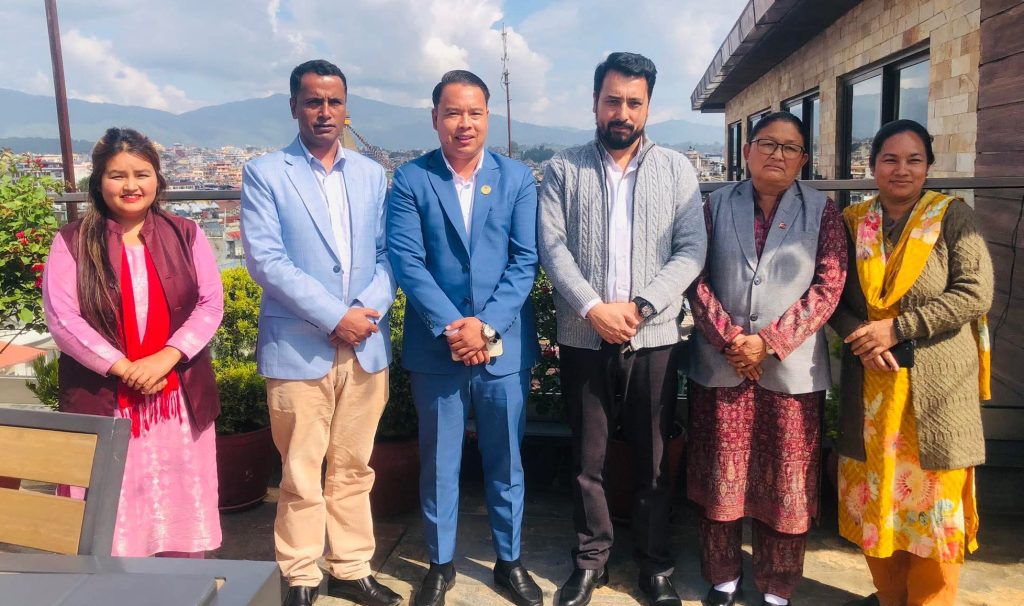 सिन्धुपाल्चोकबाट बागमती प्रदेश सभामा प्रतिनिधित्व गर्ने सांसदहरूबीच भेटघाट