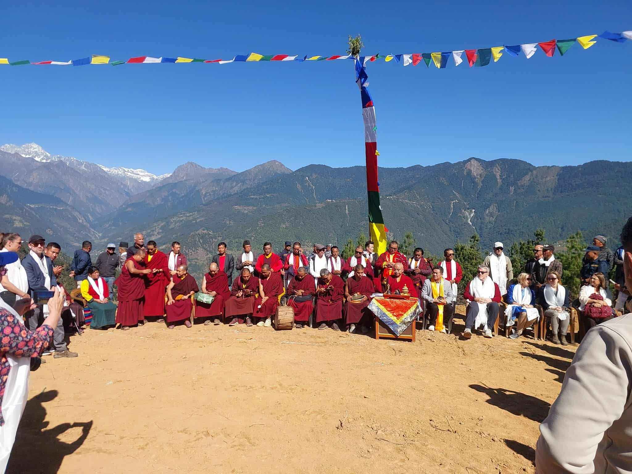 हेलम्बुमा ‘नुर जाङ्मु ह्योल्मो चिकित्सा केन्द्र’ को शिलान्यास