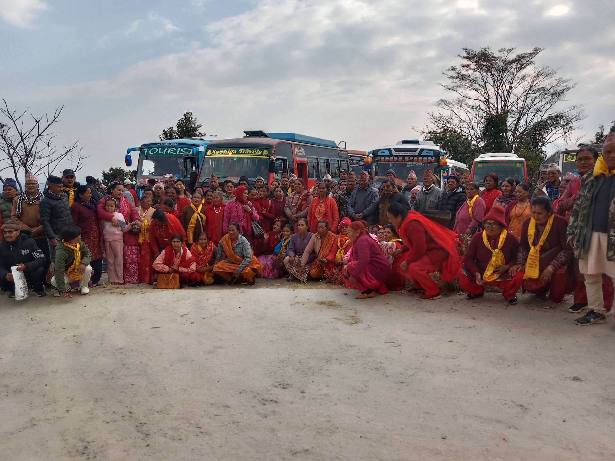 बुडोल सामुदायिक साकोसद्वारा आफ्ना जेष्ठ सदस्यहरुलाई तीर्थाटन कार्यक्रम