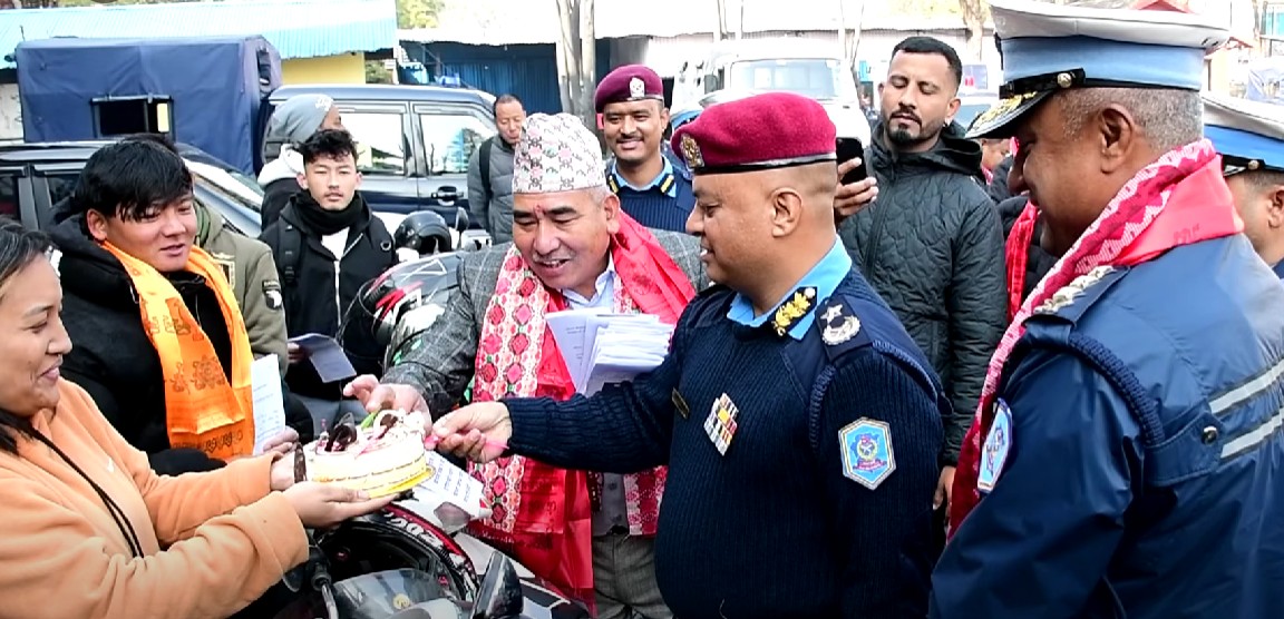 चोरी भएका ६० वटा दुई पाङ्ग्रे सवारी साधन फेला पारी सम्बन्धित धनीलाई हस्तान्तरण