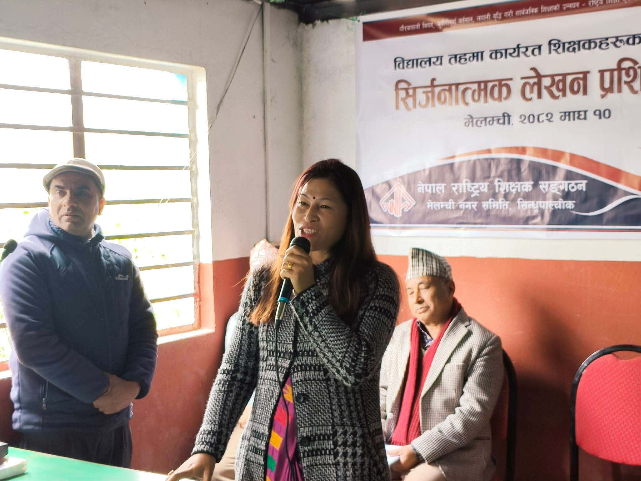 शिक्षक सङ्गठन मेलम्चीद्वारा शिक्षकहरुका लागि सिर्जनात्मक लेखन प्रशिक्षण