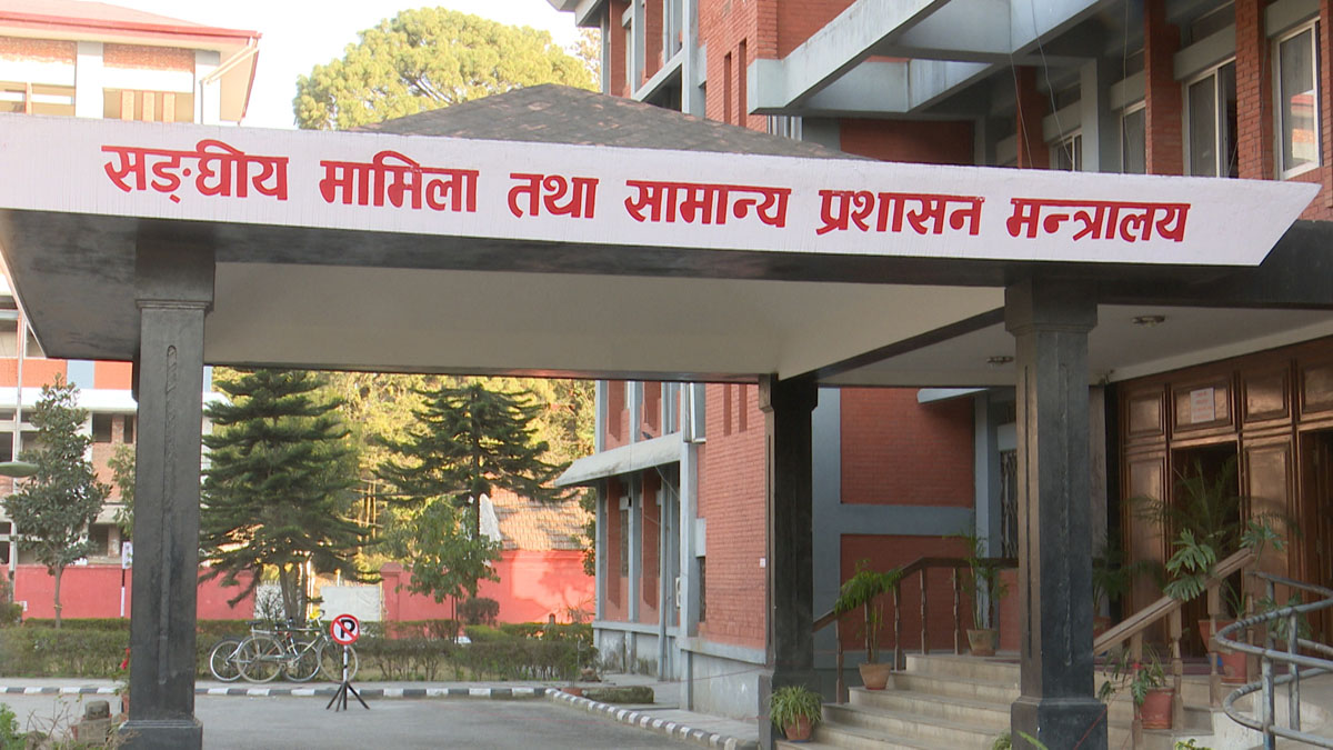 सरकारले निर्वाचनअघि कर्मचारी सरुवा नगर्ने