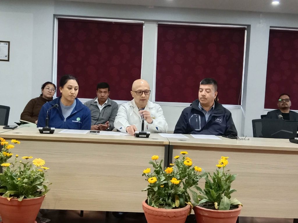 धुलिखेल अस्पतालले ओपीडी समय बढायाेः शनिबार पनि सेवा पाइने, बीमा नराेकिने