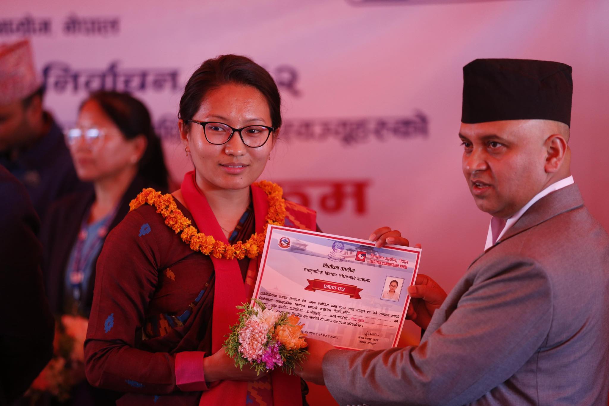 समानुपातिक निर्वाचन प्रणालीबाट निर्वाचित सदस्यहरुलाई निर्वाचितको प्रमाणपत्र हस्तान्तरण
