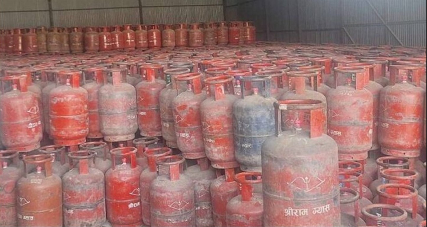 श्रीराम ग्यासको गोदाममा ६ हजार ३७७ वटा ग्यास सिलिन्डर फेला