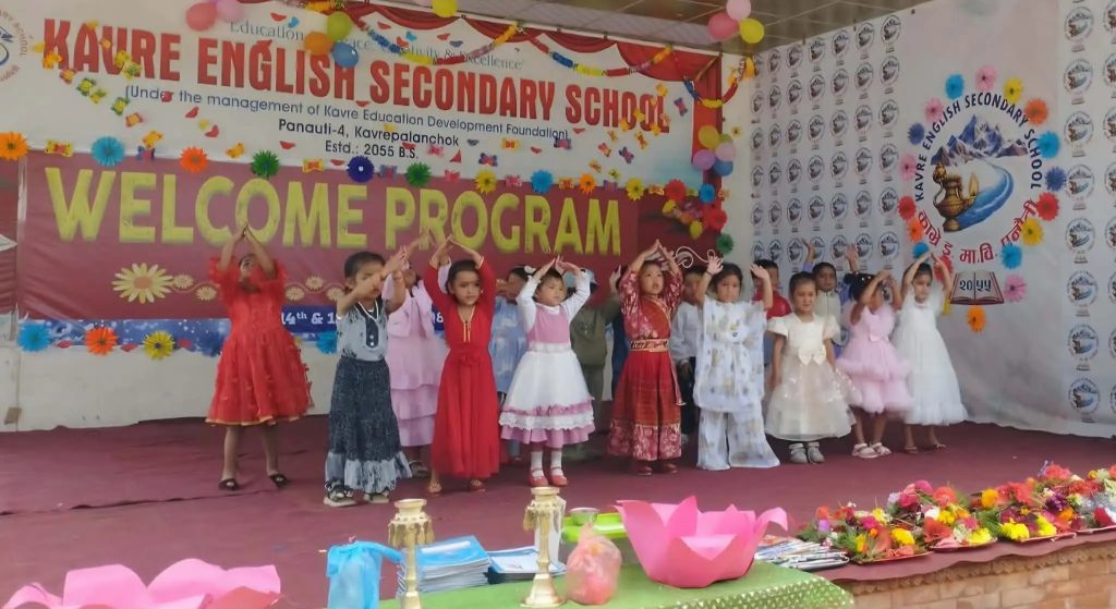 पनौतीको काभ्रे इङ्गलिश माविद्वारा नयाँ विद्यार्थीलाई स्वागत