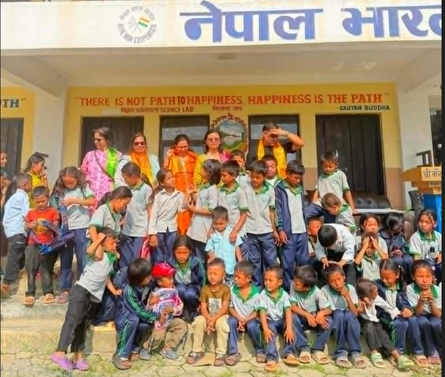 भैरव मावि गोकुलेमा झोला तथा स्टेशनरी सामान वितरण