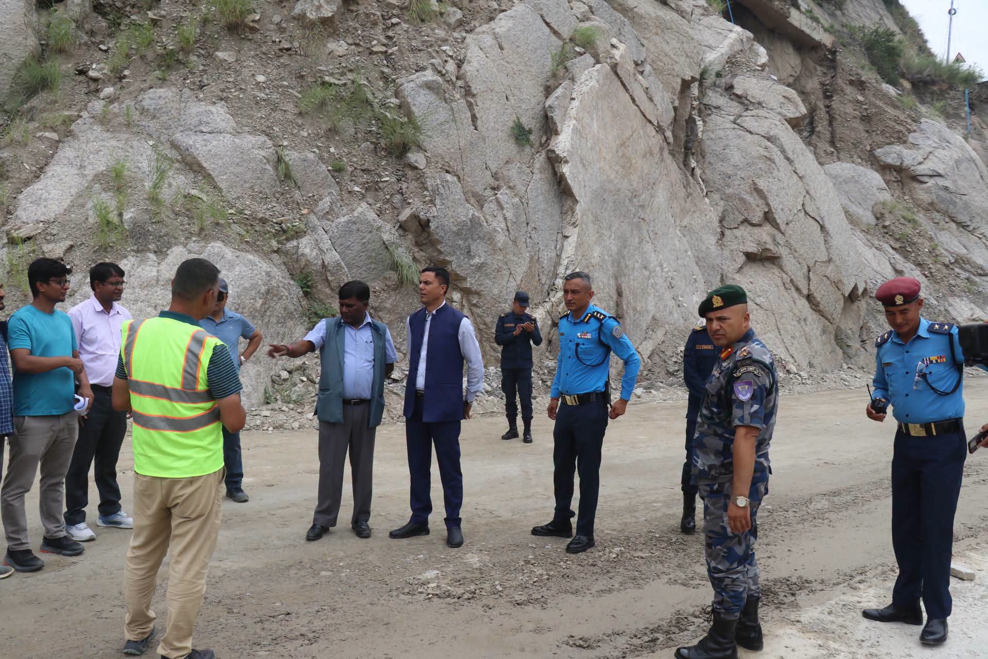 वीपी राजमार्गमा मनसुनजन्य विपद् जोखिम न्यूनीकरणका लागि अनुगमन तथा निरीक्षण
