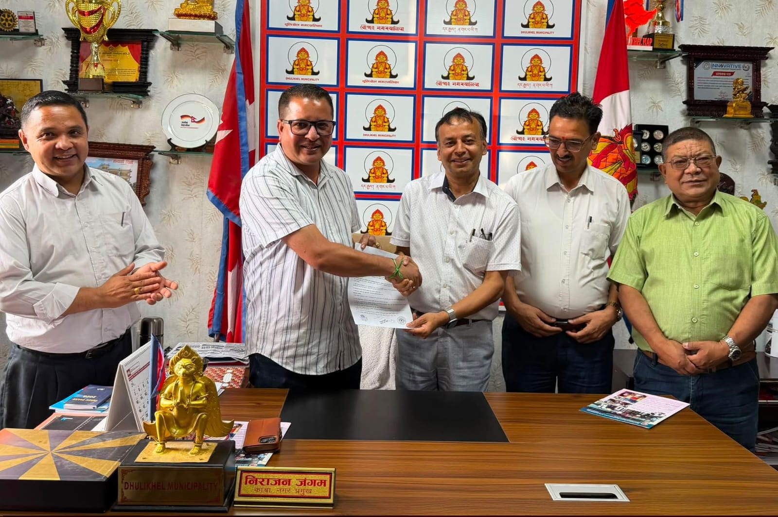 धुलिखेल नगरपालिका र रेयूकाई एइको मासुनागा आँखा अस्पतालबीच सम्झौता