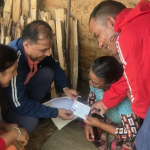 पक्षघात पीडित चौरीदेउरालीकी माईली विकलाई जिल्ला प्रशासन काभ्रेद्वारा घरमै पुगेर नागरिकता