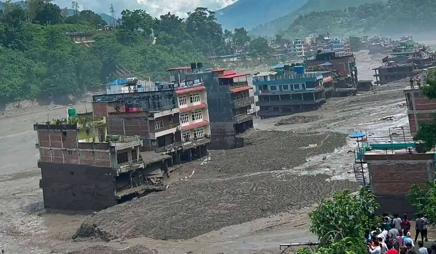 रसुवा भोटेकोशी बाढी : २८ प्रहरी अझै सम्पर्कविहीन, हालसम्म ३८९ जनाको मृत्यु
