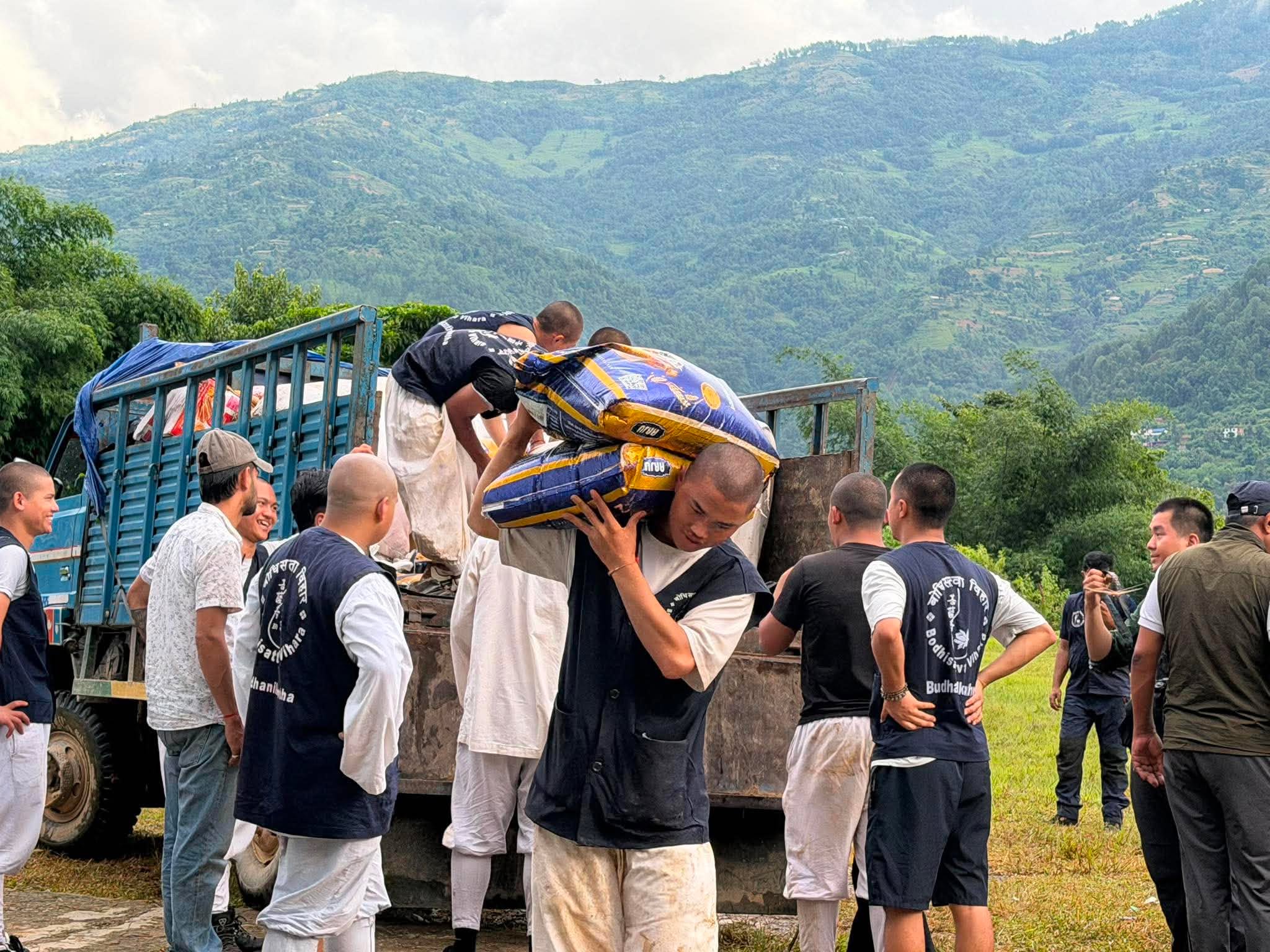 कान्छीमाया तामाङ फाउण्डेशनद्वारा नुवाकोटमा २०० परिवारलाई राहत वितरण