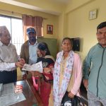 ५१ वर्षको पर्खाइपछि धुलिखेल-८ की पुतली मिजारको परिवारले पायो जग्गाधनी पूर्जा