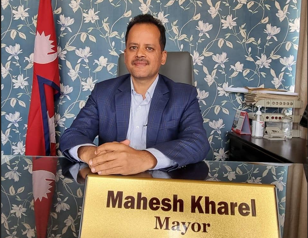 पाँचखालका मेयर महेश खरेलद्वारा बाढीपीडितका लागि २० लाख सहयोग