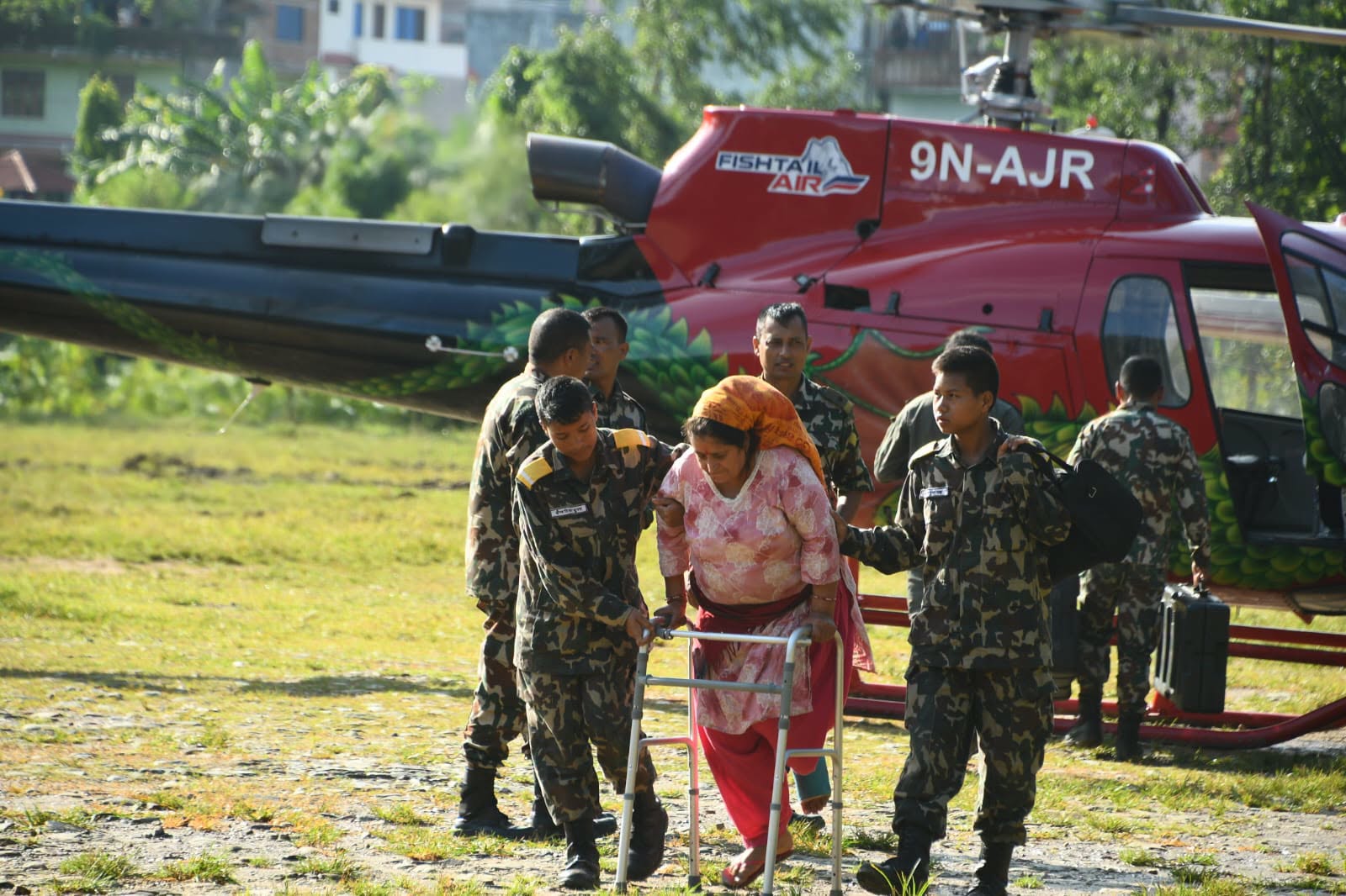 बाढी प्रभावित क्षेत्रमा नेपाली सेनाको खाेजी अभियान, हालसम्म ३ हजार ९७५ जनाको हवाई उद्धार